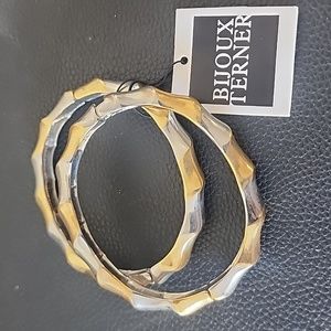 Set of 2 bangle bracelet in gold & silver that opens for easy wearing